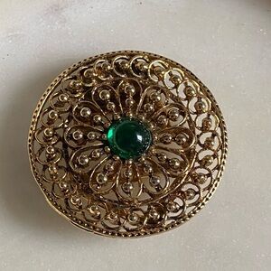 𝅺vintage ART brooch with green crystal